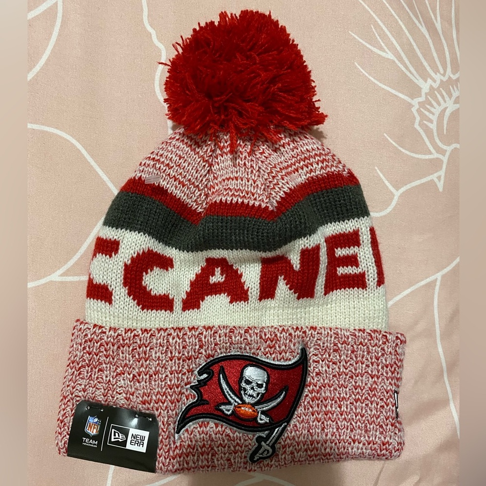 NWT - New Era - Bucanneers Beanie